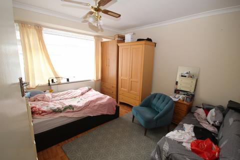 3 bedroom terraced house for sale, Torrington Road, Perivale, Middlesex UB6