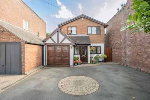 Eggington Road, Wollaston, DY8 4QJ