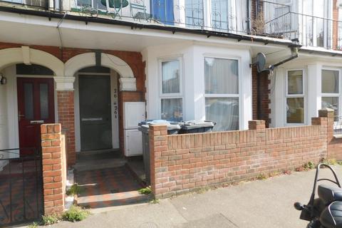 1 bedroom flat to rent, Holland Road, IP11 2AZ