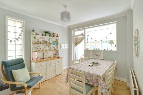 61 Frederick Road, Rainham, RM13 8NR