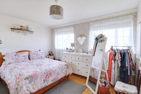 61 Frederick Road, Rainham, RM13 8NR