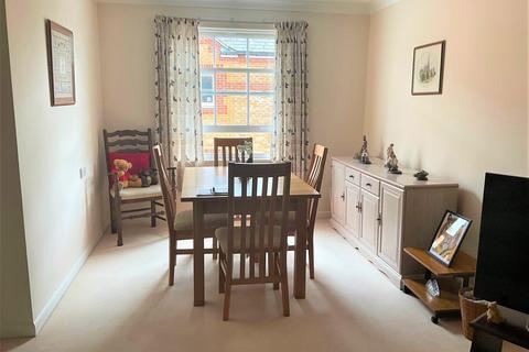 1 bedroom flat for sale, Stockbridge Road, Chichester, West Sussex