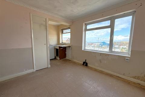 Studio for sale, Central Avenue, Telscombe Cliffs, Peacehaven