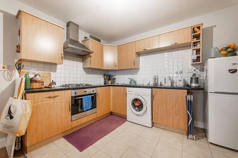 2 bedroom flat to rent, Norwood Road, West Norwood, London, SE27