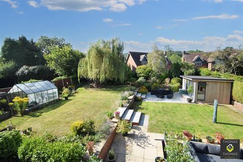 5 bedroom detached house for sale, Pirton Lane, Churchdown