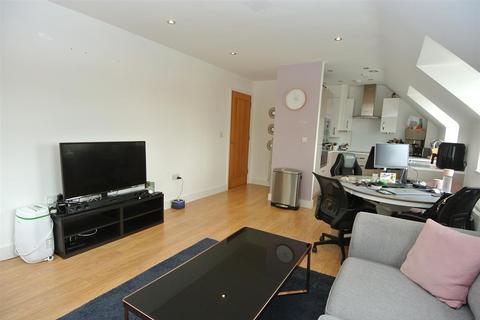 1 bedroom flat for sale, Great Charta Close, Englefield Green TW20