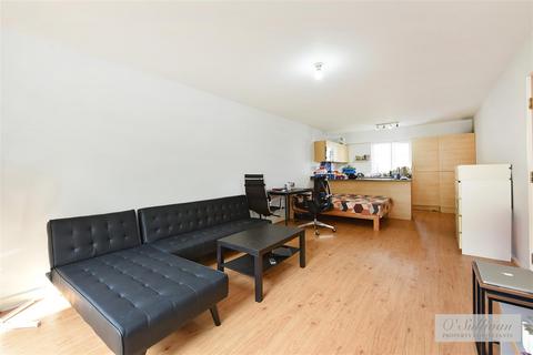 2 bedroom apartment for sale, Amelia House, Boulevard Drive, Colindale, London, NW9