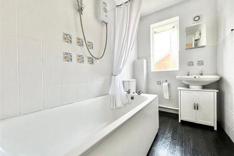 1 bedroom end of terrace house to rent, Hawthorn Close, Cranford, TW5
