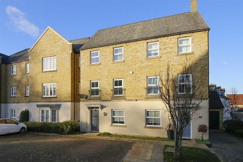 5 bedroom townhouse to rent, Ripley Close, Kingsmead