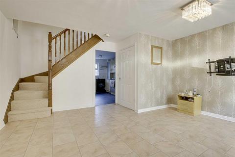 4 bedroom townhouse to rent, Ripley Close, Kingsmead