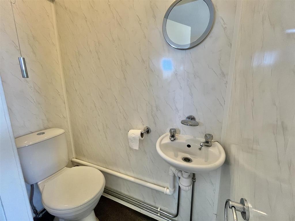 En-Suite Washroom/Wc
