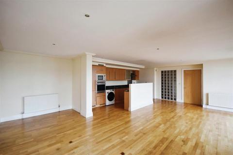 2 bedroom flat for sale, Soap House Lane, Brentford