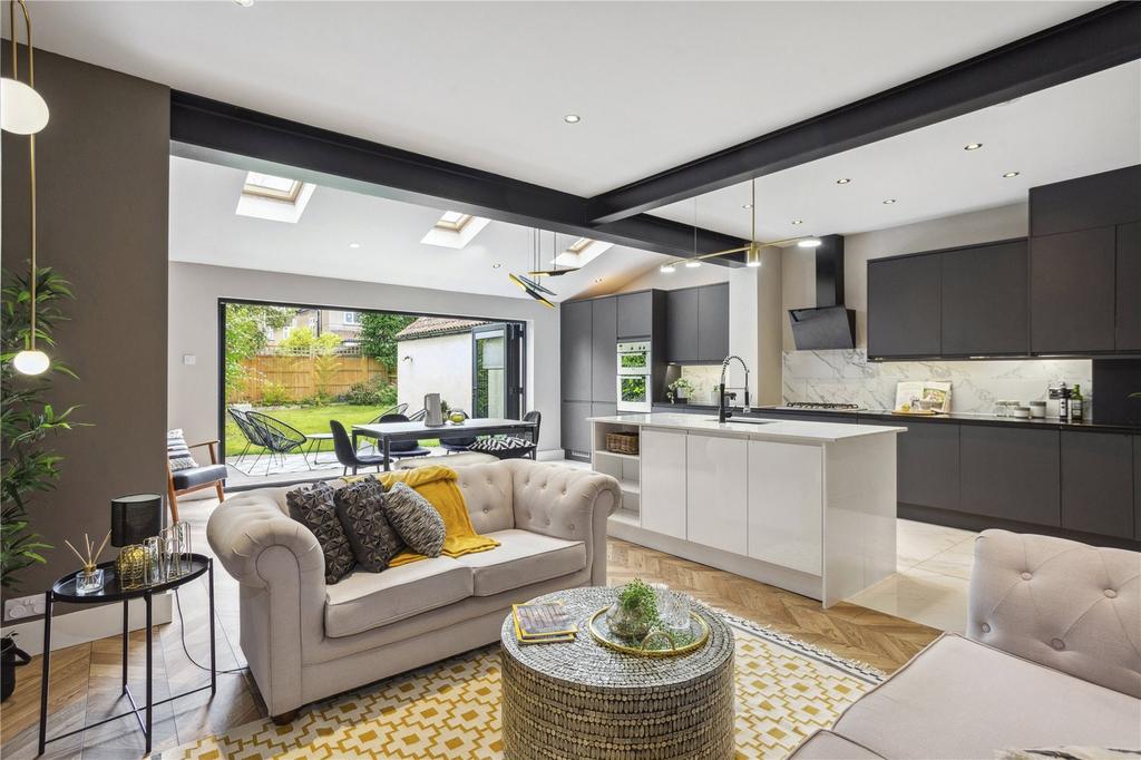 Kitchen/Dining