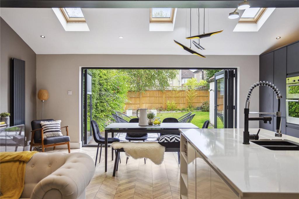 Kitchen/Dining