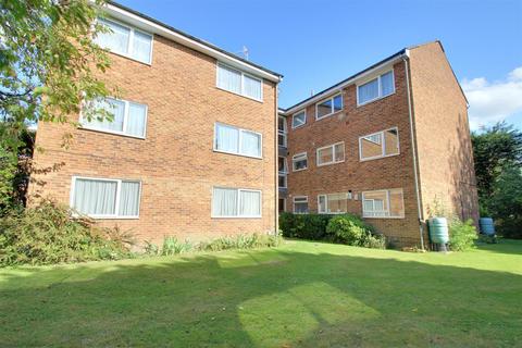 2 bedroom apartment for sale, Riverside Close, Kings Langley