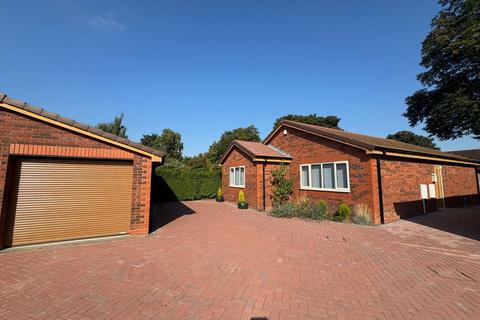 2 bedroom detached bungalow for sale, Crewe Road, Crewe CW2