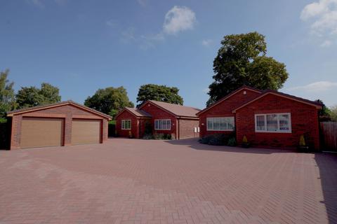 2 bedroom detached bungalow for sale, Crewe Road, Crewe CW2