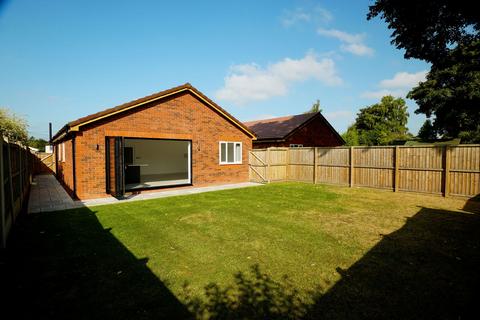 2 bedroom detached bungalow for sale, Crewe Road, Crewe CW2