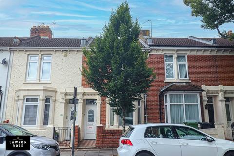 3 bedroom terraced house to rent, Frensham Road