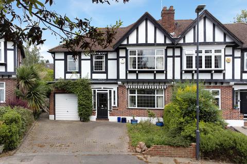 4 bedroom semi-detached house for sale, Furham Feild, Pinner HA5