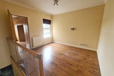 2 bedroom semi-detached house for sale, Ashingdon Road, Rochford SS4