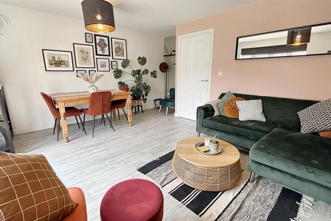 14 Breedon Way, Birmingham, B30 3AT