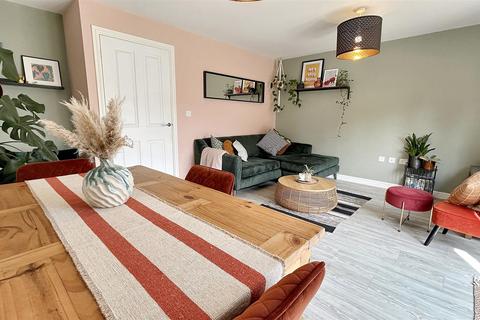 14 Breedon Way, Birmingham, B30 3AT