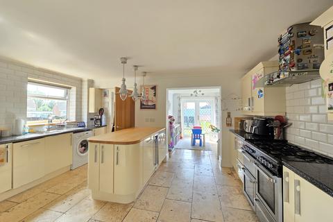 3 bedroom semi-detached house for sale, Andover Close, Barry