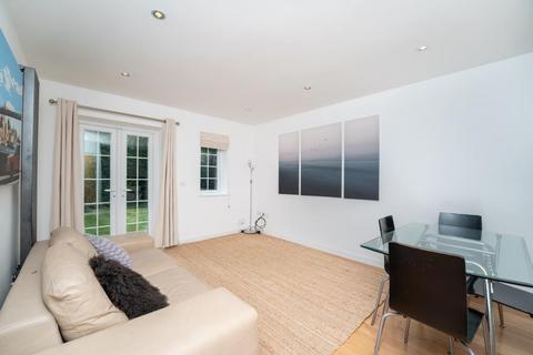 2 bedroom apartment for sale, Fairfield Road, UB8 1AZ