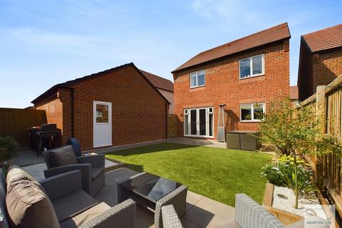 4 bedroom detached house for sale, Victoria Way, Hucknall