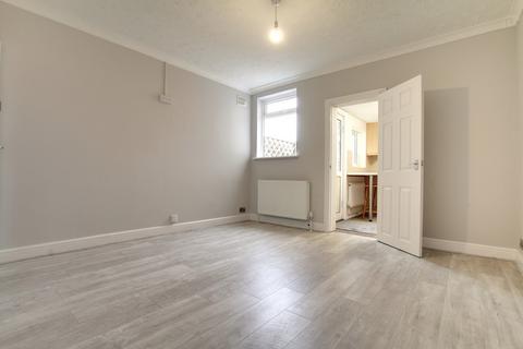 2 bedroom terraced house to rent, Norwood Road, March