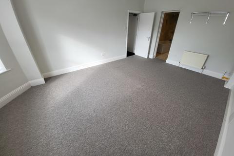 1 bedroom apartment to rent, Norwich Avenue West