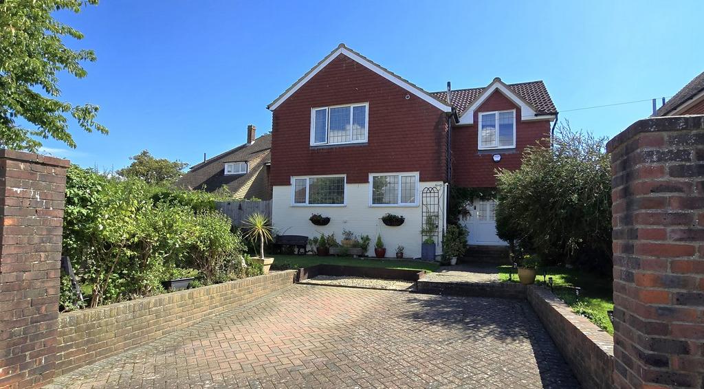 St Johns Road, BexhillonSea, TN40 4 bed detached house for sale £