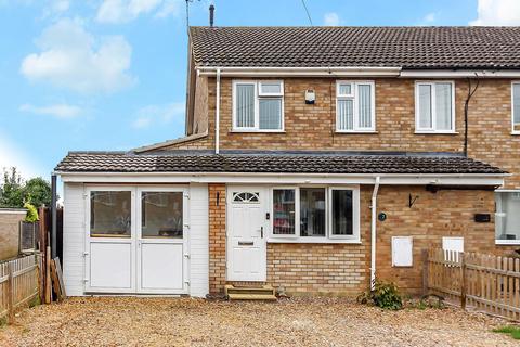 3 bedroom end of terrace house for sale, Evelyn Way, Wellingborough NN29