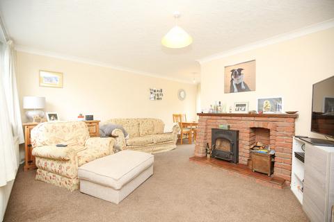 7 Nightingale Close, Atherstone, CV9 3DE