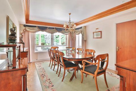 5 bedroom detached house for sale, Stoke Road, Kingston Upon Thames