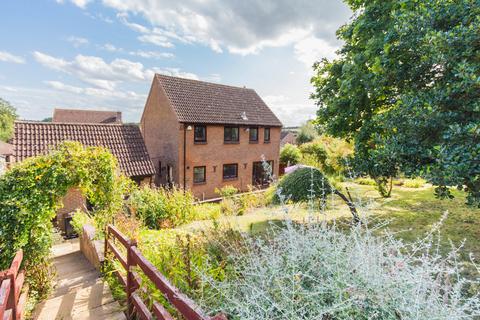 4 bedroom detached house for sale, Lakeside, Irthlingborough NN9