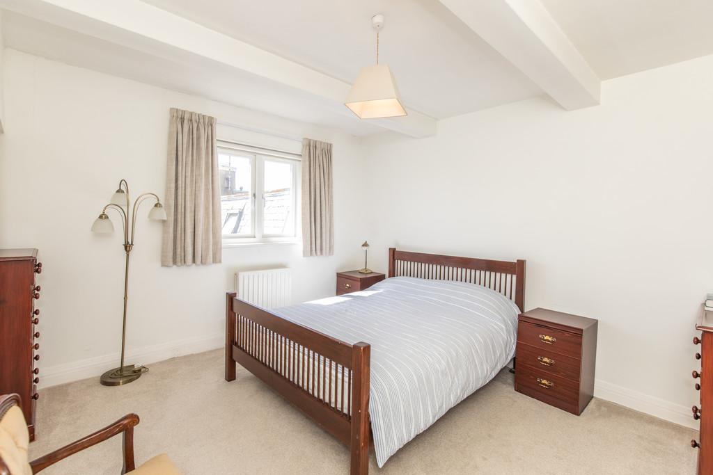 5, 2 Brunswick Place26