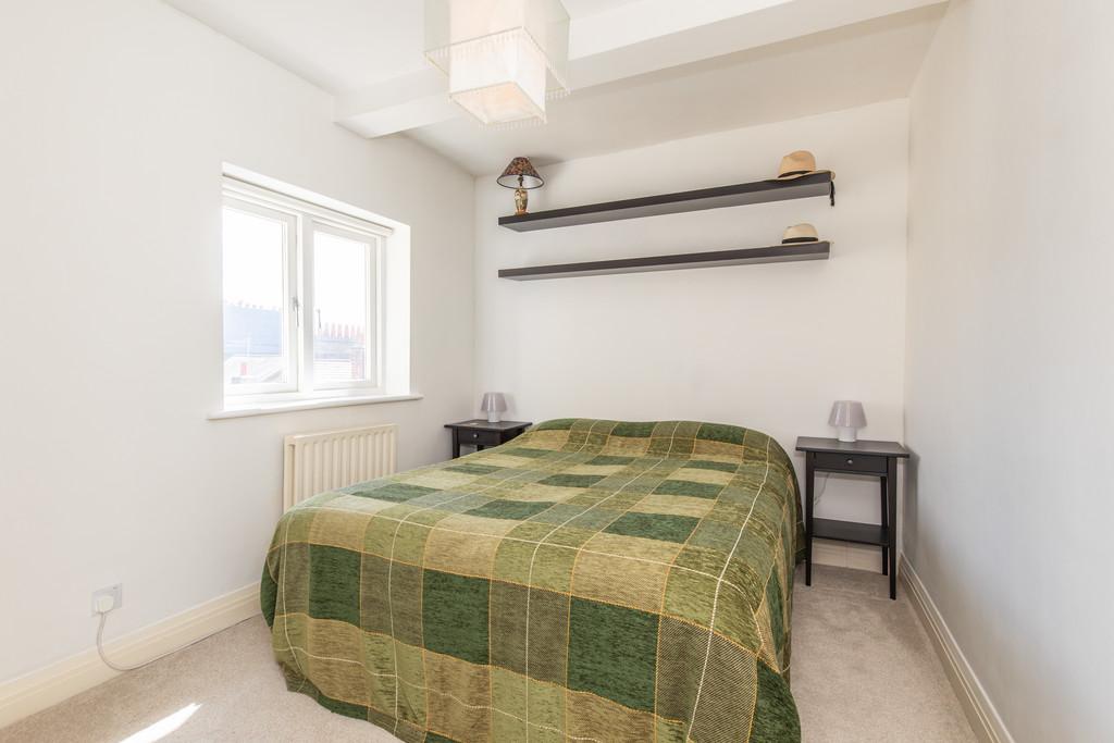 5, 2 Brunswick Place27