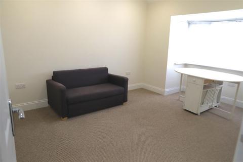 1 bedroom flat to rent, Princess Park Lane, Hayes UB3