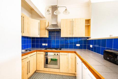 2 bedroom flat to rent, West End Lane, West Hampstead, London, NW6