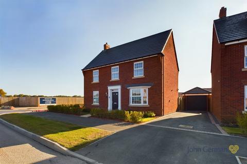 4 bedroom detached house for sale, Marley Way, Drakelow