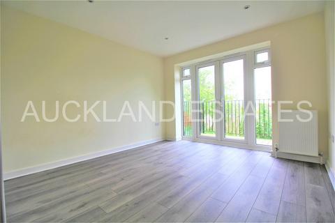 2 bedroom apartment to rent, Mutton Lane, Potters Bar EN6