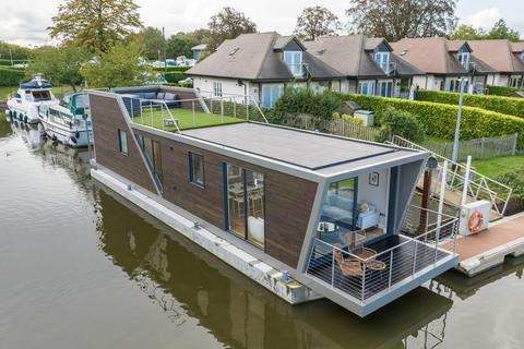 2 bedroom houseboat for sale, Liverpool Marina