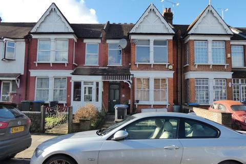 3 bedroom terraced house to rent, Warwick Road, London N11