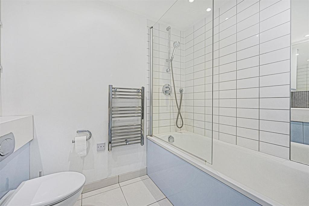 Bathroom.JPG