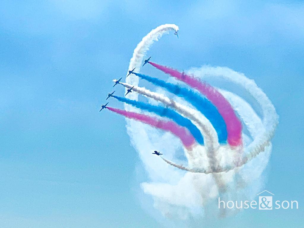 Red arrows close up