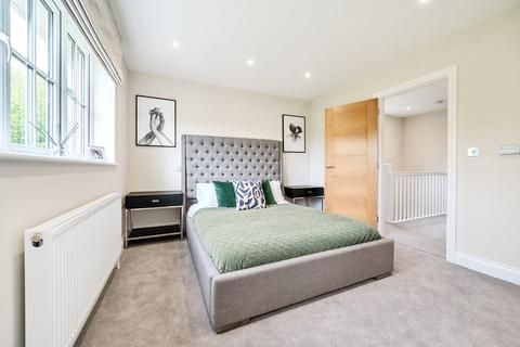 2 bedroom house for sale, Queens Road, Weybridge, KT13