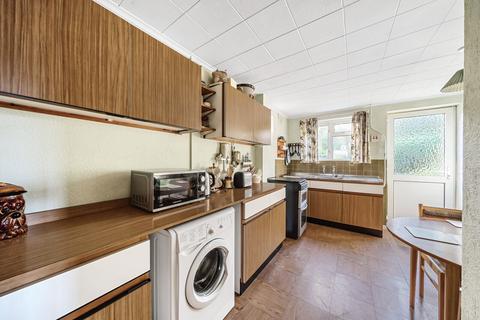 61 Balmoral Drive, Woking, GU22 8EY