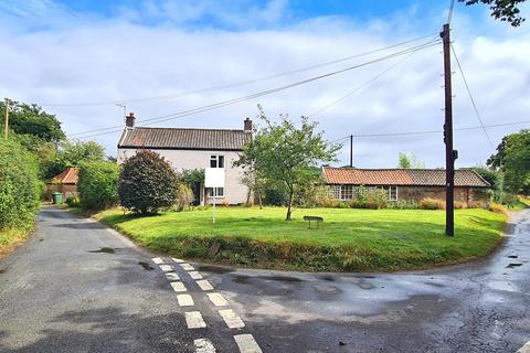 4 bedroom cottage for sale, The Common, Honing